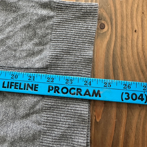 Women's Banana Republic Gray Cowl Neck Sweater Size L - Picture 6 of 6